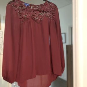 Cute Burgundy lace top. Size M. Perfect for Fall
